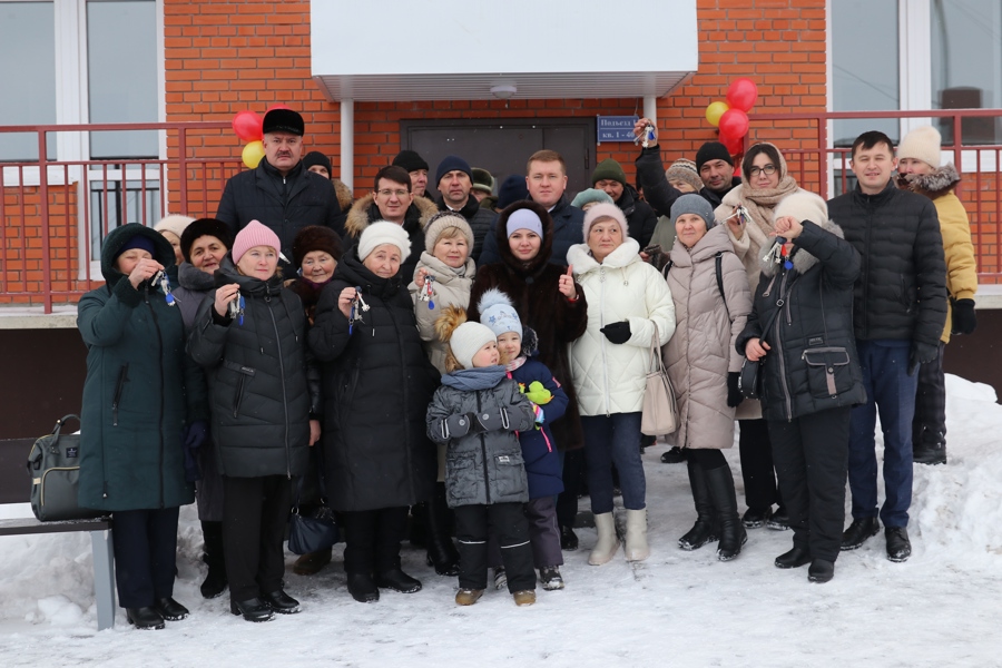 25 семей Чебоксарского муниципального округа получили новые квартиры, в рамках республиканской программы  переселения из ветхого жилья
