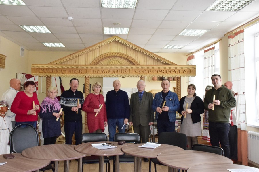 Продолжаются обучающие семинары по игре на традиционных чувашских музыкальных инструментах