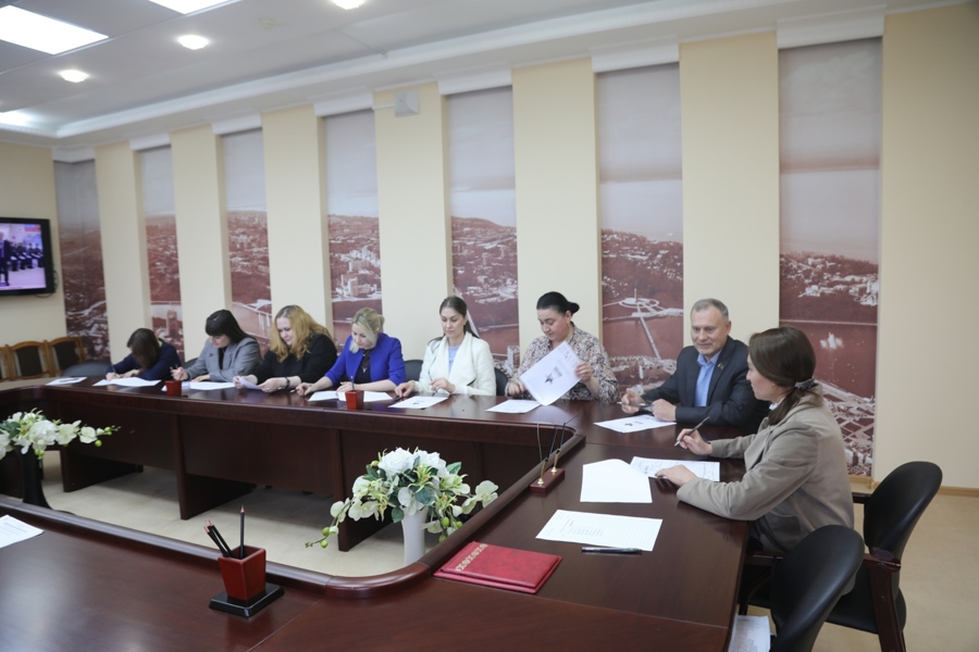 Евгений Кадышев и депутаты написали «Диктант Победы»