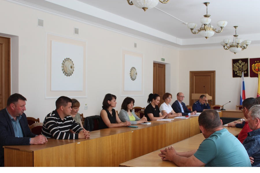 Состоялось заседание комиссии по снижению неформальной занятости населения в Урмарском муниципальном округе