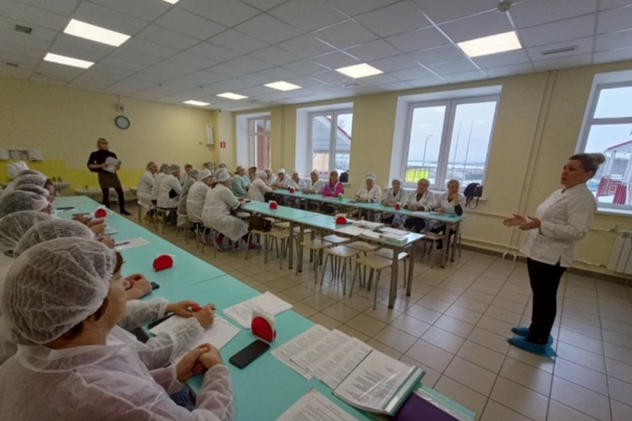 Ученики отдыхают, повара учатся