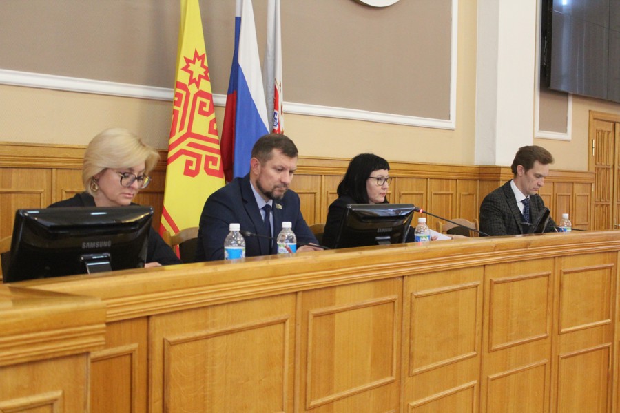 Состоялось совместное заседание постоянных комиссий Чебоксарского городского Собрания депутатов по местному самоуправлению и законности, по социальному развитию, по бюджету, по экономической политике и инвестициям
