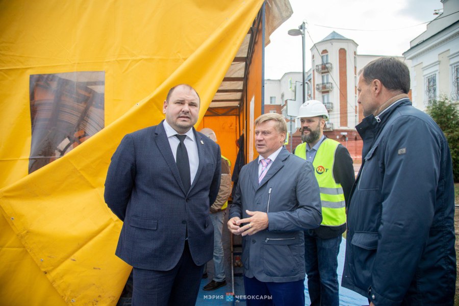 В центре Чебоксар на средства Нового банка БРИКС обновляют канализационный коллектор