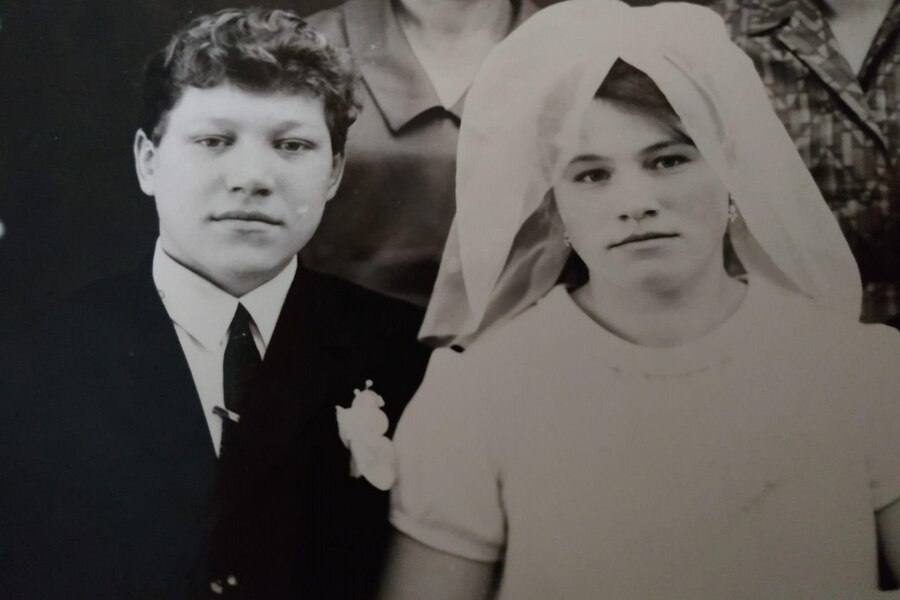 55 лет бьются вместе счастливые сердца супругов Арискиных