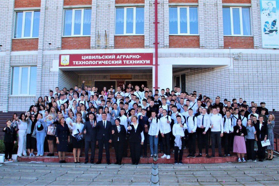 Поздравление главы Цивильского муниципального округа Алексея Иванова с Днем среднего профессионального образования
