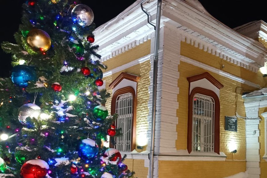 В Мариинско-Посадском округе стартует конкурс на лучшее световое оформление и благоустройство «Рождественское сияние»