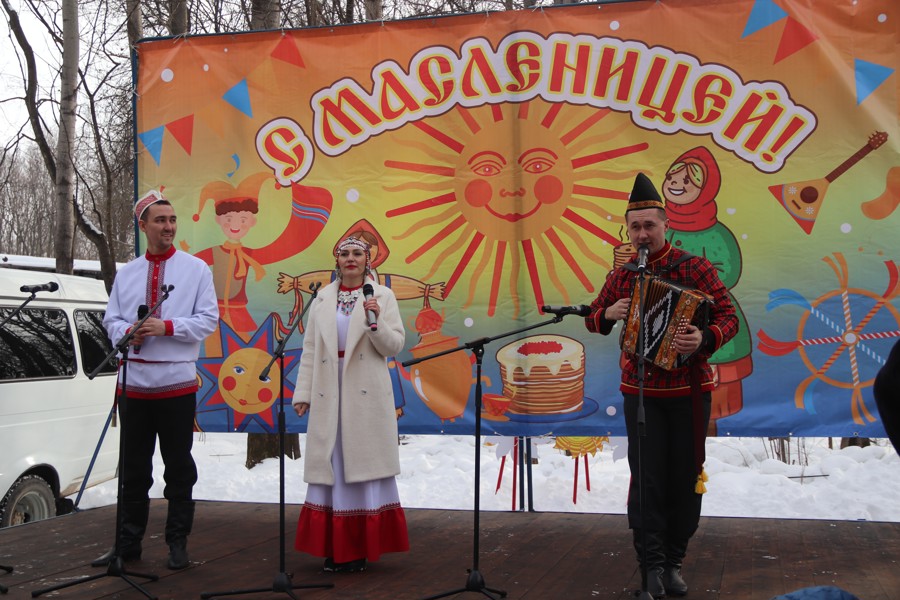 Масленица в Ельниковской роще Новочебоксарска: праздник с огоньком и яркими эмоциями!