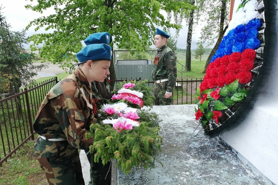 В населенных пунктах округа прошли возложения венков к памятным местам