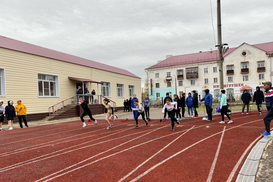 На стадионе «Локомотив» города Канаш состоялись соревнования по легкой атлетике «Спорт против наркотиков»