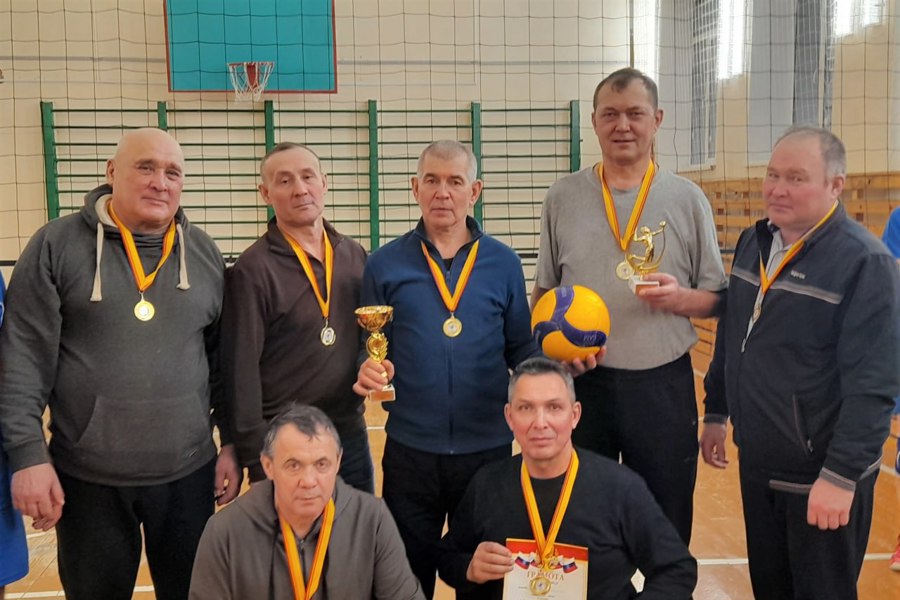 Волейбольная команда «Яльчики» выиграла турнир по волейболу в селе Ишаки