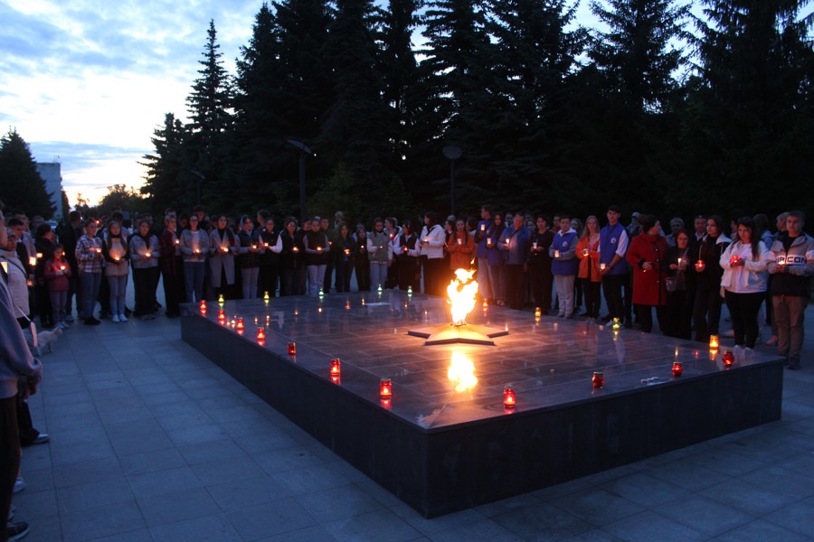 В День памяти и скорби в городе Канаш состоялась акция «Свеча Памяти»