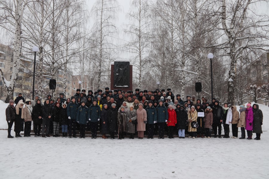 В  день 80-летия с момента полного снятия блокады Ленинграда в Новочебоксарке состоялся митинг