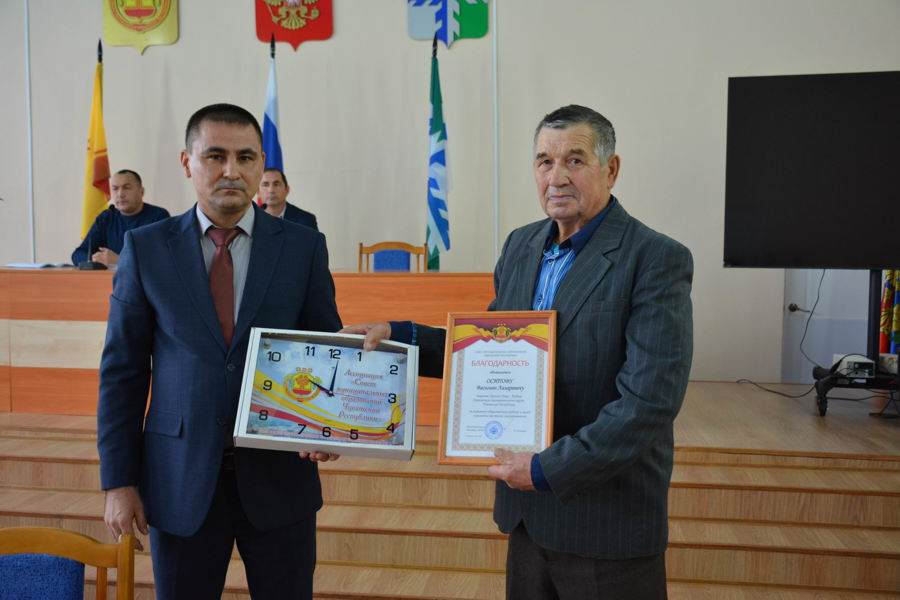 Сельскому старосте Василию Осипову вручена Благодарность Совета муниципальных образований