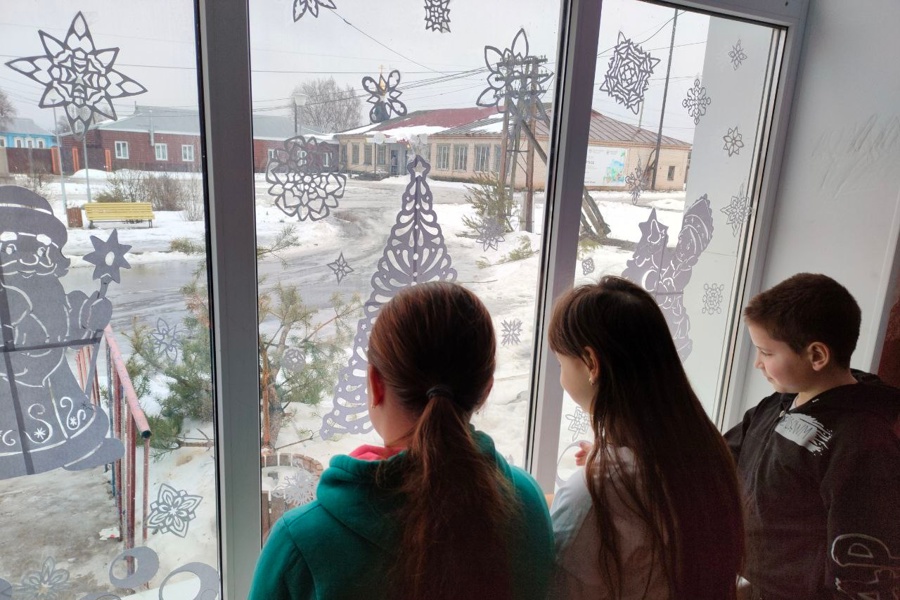 Сельские Дома культуры присоединились к всероссийской акции «Новогодние окна – 2024»
