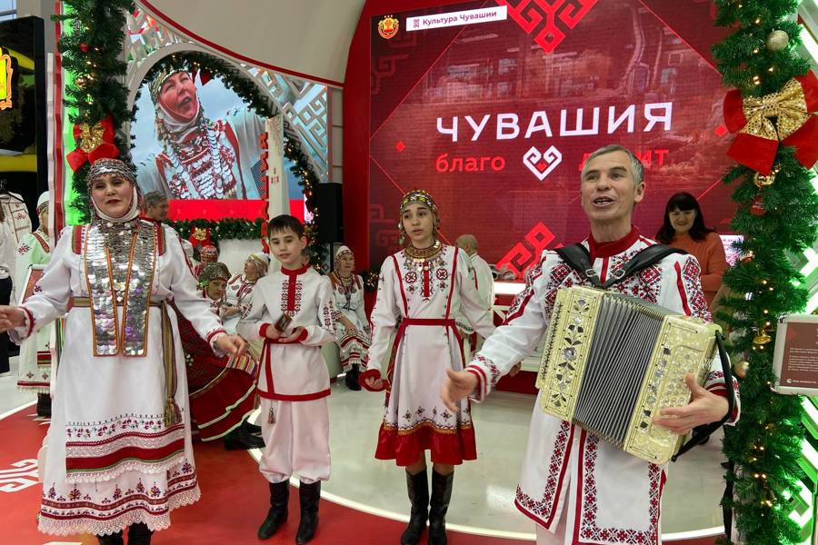 Республиканский центр народного творчества показал на выставке-форуме «Россия» красоту и мудрость чувашской народной культуры