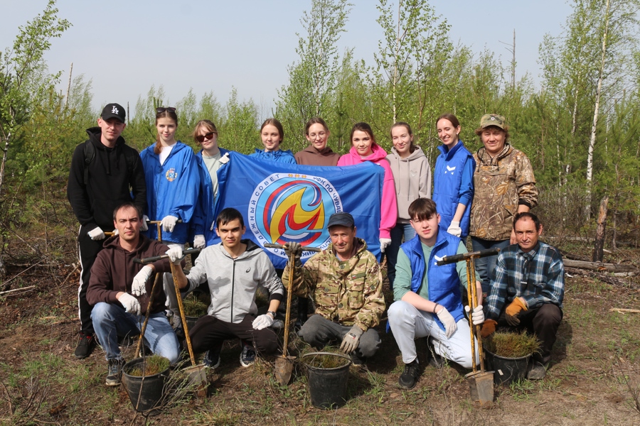 Волонтеры, работающая молодежь города Чебоксары присоединились к Международной акции «Сад памяти»