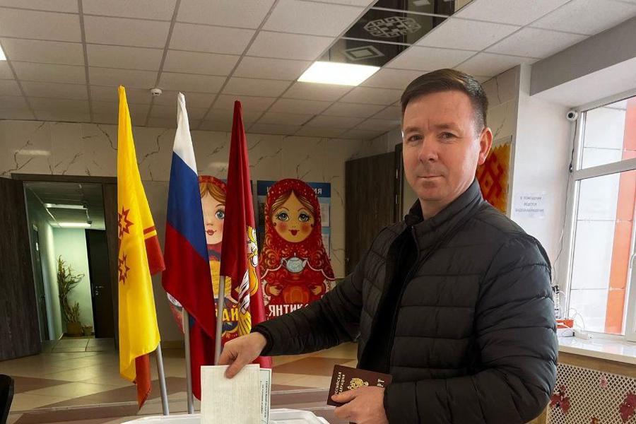 Жители Янтиковского округа активно участвуют в голосовании за президента России!