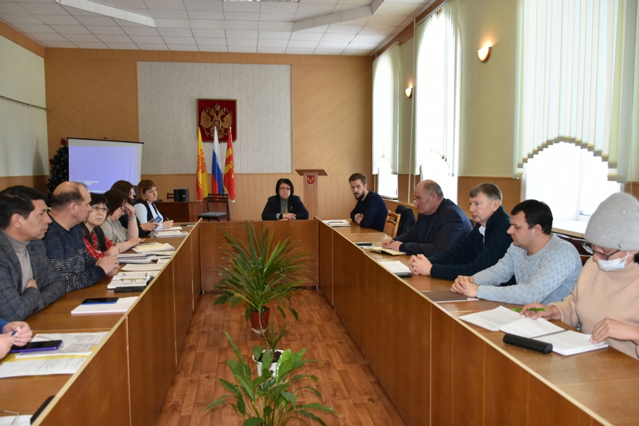 Глава Алатырского муниципального округа провела еженедельное рабочее совещание