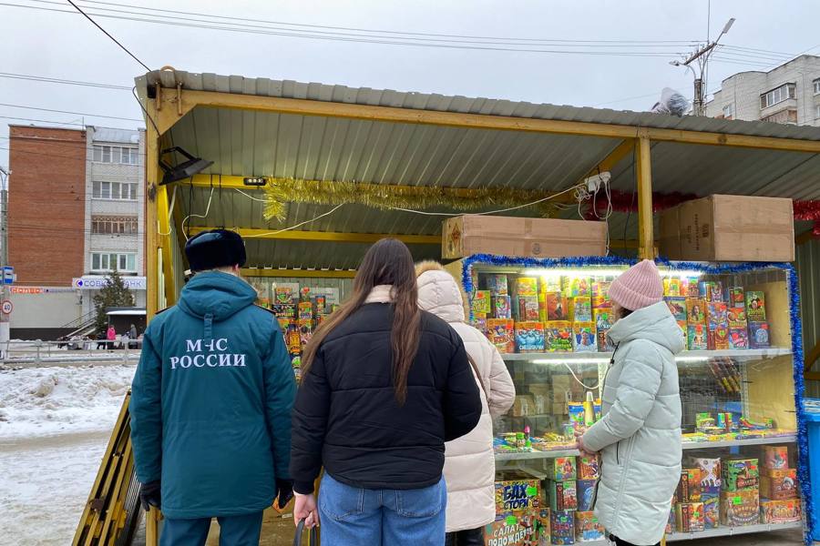 Очередной рейд по выявлению мест несанкционированной продажи пиротехники в Московском районе города Чебоксары