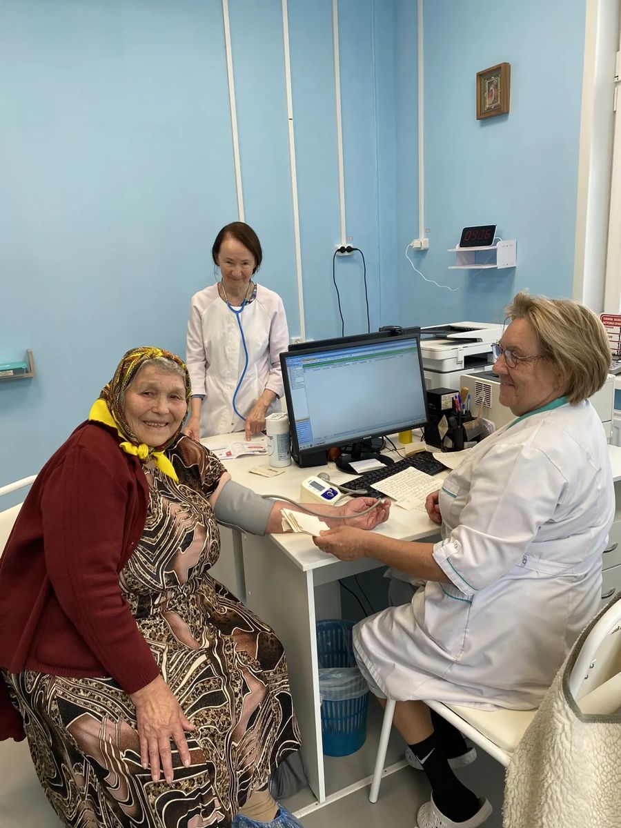 В селе Малые Кармалы состоялся очередной выезд мобильной медицинской бригады в рамках проекта Главы Чувашии Олега Николаева «Шаг к здоровью» и национального проекта «Продолжительная и активная жизнь»