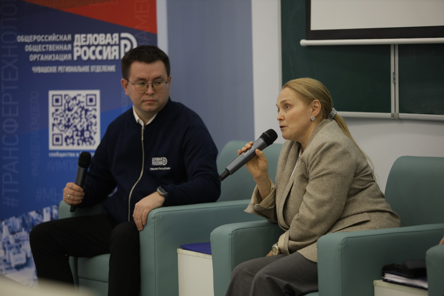 Встреча с вдохновением: студенты ЧувГУ обсудили будущее бизнеса с Ларисой Рафиковой