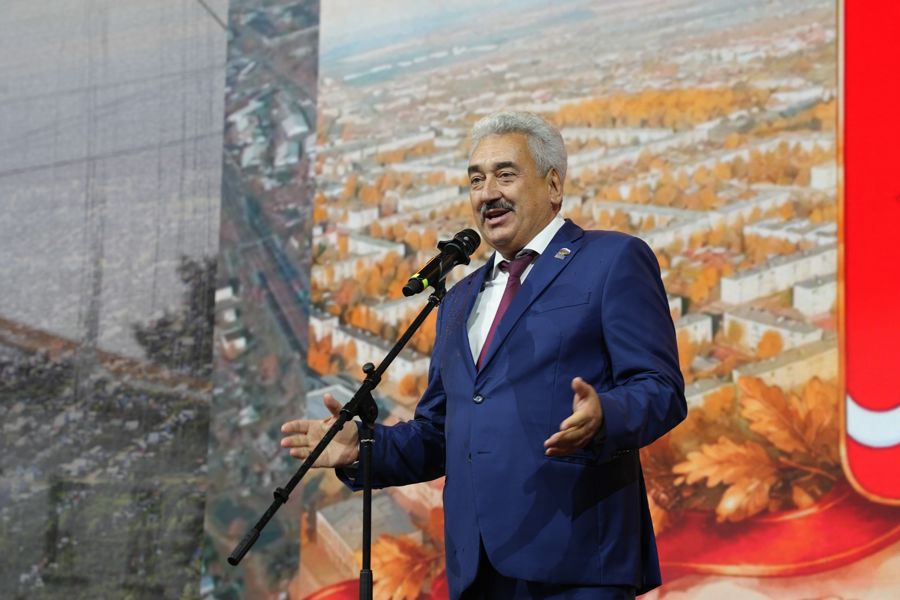 Леонид Черкесов: Шумерля прошла путь от небольшого поселка до современного индустриального центра Чувашии