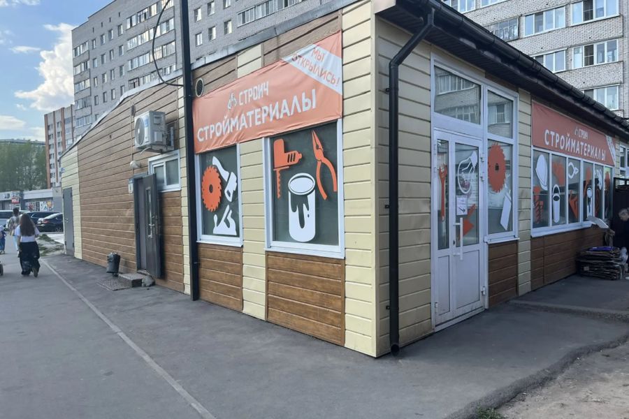 Продолжается осмотр состояния фасадов и входных групп нежилых помещений, киосков и т.д.