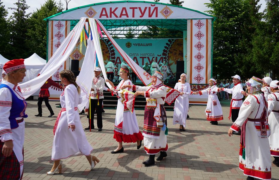 В Мариинско-Посадском округе состоялся главный праздник плуга и земли — «Акатуй-2026»