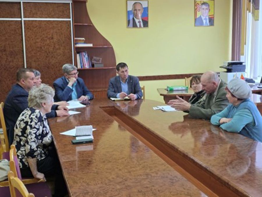 В Канашском муниципальном округе состоялся прием граждан, организованный в рамках партийного проекта «Единой России» «Школа ЖКХ»