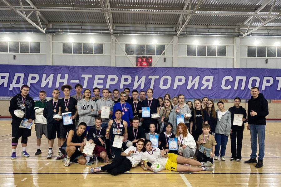 3 января в спортивном зале «СШ «Присурье» г. Ядрин состоялся молодежный турнир по стрит-баскету.