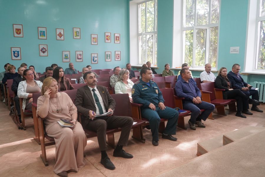 Глава Мариинско‑Посадского округа провёл рабочее совещание: ключевые вопросы развития территории