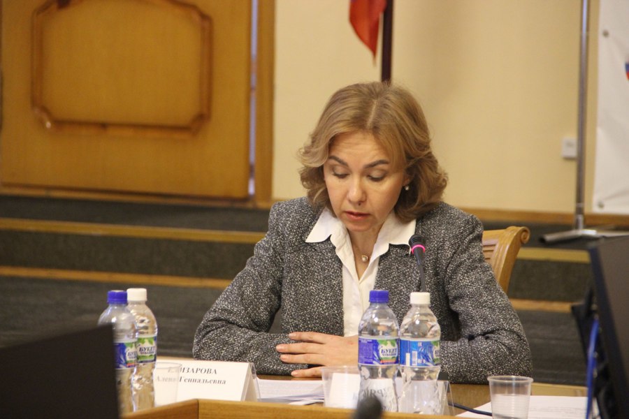 «Час с министром»: Алена Елизарова о достижениях и планах  социального развития республики