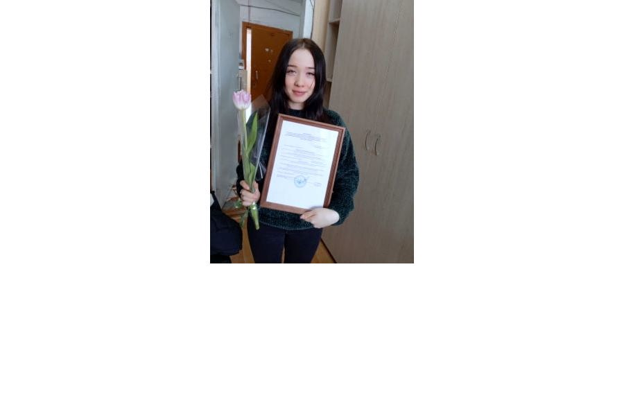 В преддверии весеннего праздника Ксения Каргина  получила желанный подарок- «жилищный» сертификат