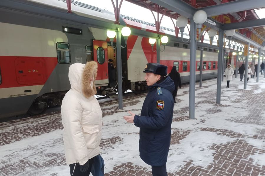 В Чувашии сотрудники транспортной полиции совместно с судебными приставами провели оперативно-профилактическое мероприятие «Должник»