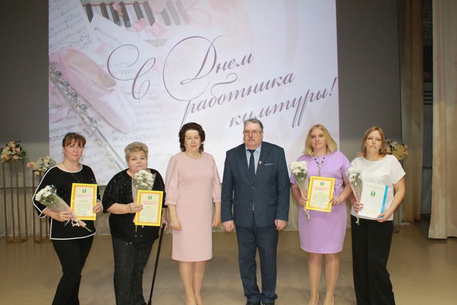 Работники культуры Порецкого округа принимали поздравления с профессиональным праздником