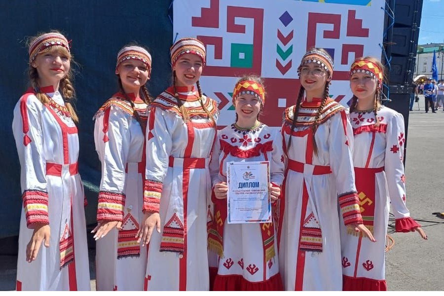 Участник XII Всечувашского праздника «Акатуй» детская вокальная группа «Шурӑмпуҫ» (Оренбургская область)