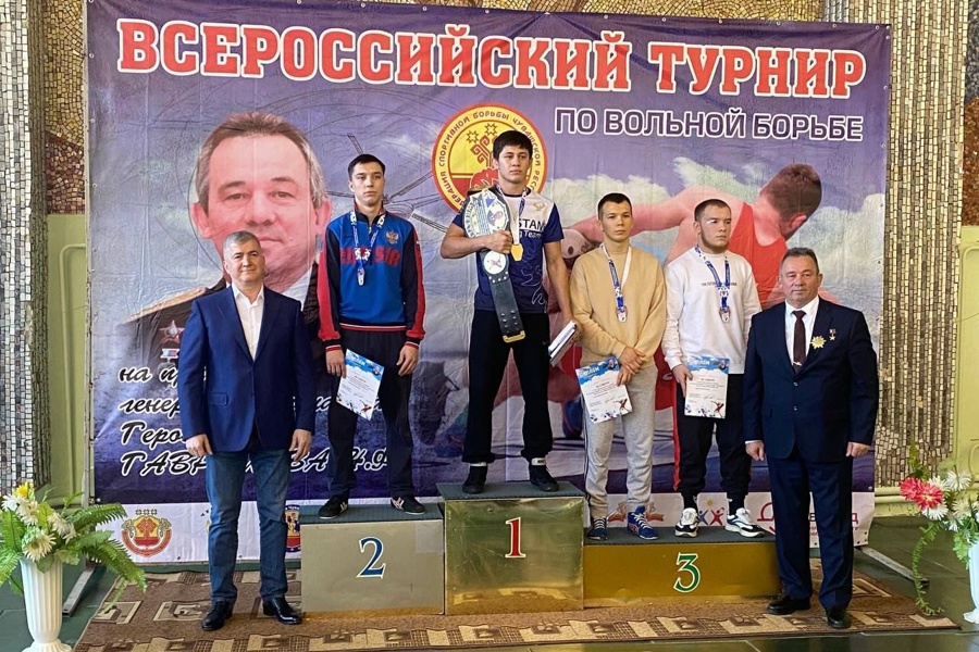Спортсмены округа отличились во Всероссийском турнире и первенстве республики по вольной борьбе