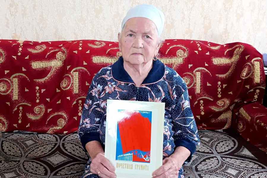 Свой 90-летний юбилей отмечает жительница Шумерли Хава Абдулловна