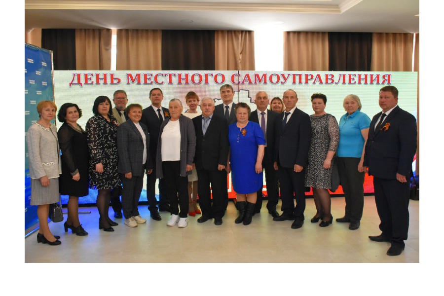 Поздравление главы Козловского муниципального округа Алексея Людкова с Днем местного самоуправления