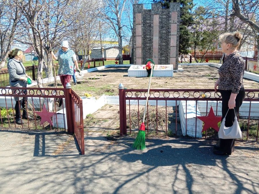 Патриотические субботники в Шемуршинском муниципальном округе: благоустройство к Дню Победы