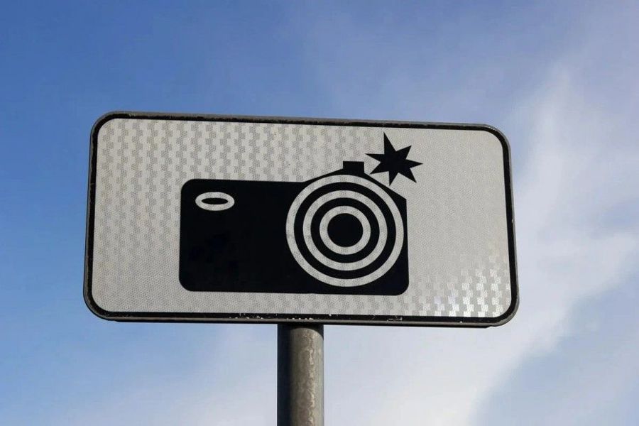 На пл. И.Ф. Скворцова установлена камера фотовидеофиксации нарушений ПДД РФ