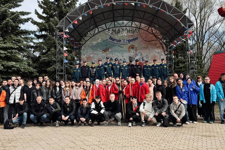 Погуляли и преобразили парк к грядущим праздникам