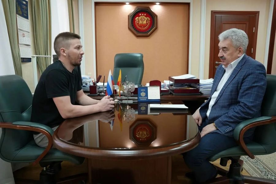 Леонид Черкесов  поздравил своего подопечного в рамках программы «Время СВОих» Алексея Ильина с успешным завершением переподготовки