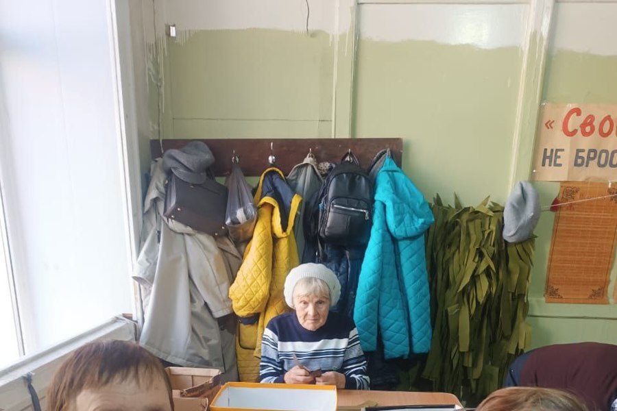 «Серебряные» волонтеры Канашского округа плетут сети для СВО