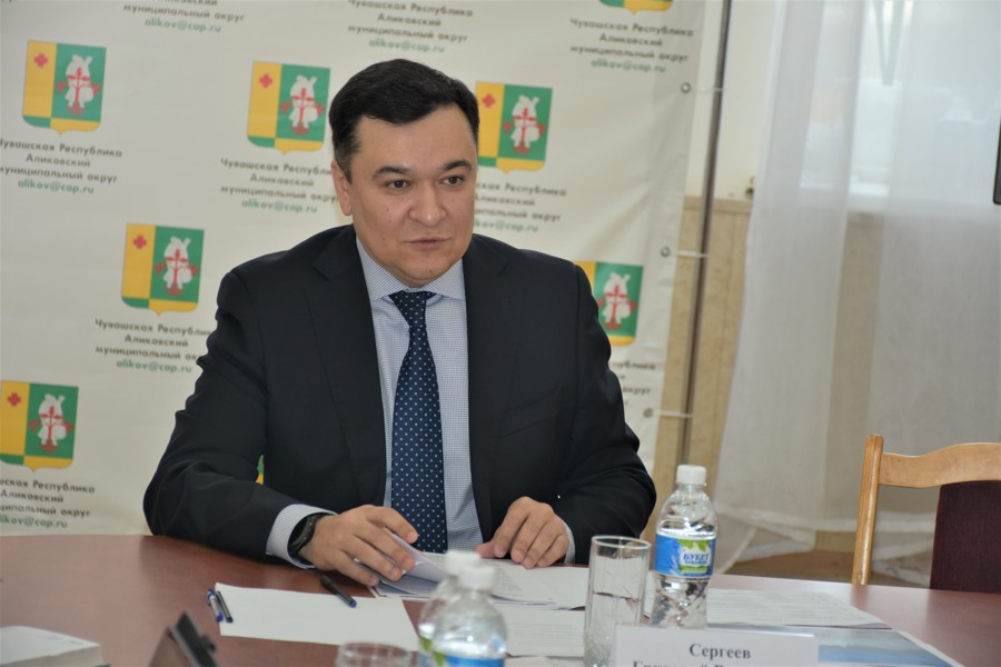 Григорий Сергеев провел выездной прием граждан в Аликовском муниципальном округе