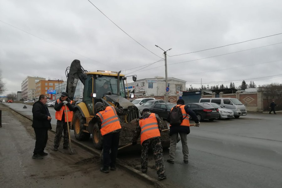 АО «Дорэкс» продолжает  текущие работы на дорогах города Чебоксары