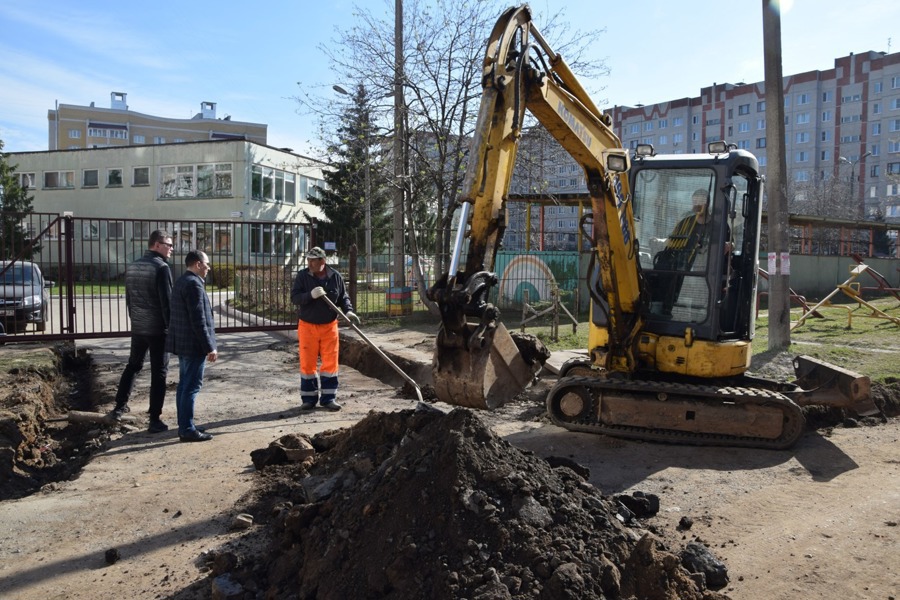 Городские службы готовят город к майским праздникам