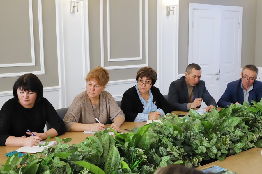 На совещании руководителей образовательных учреждений Яльчикского муниципального округа обсуждены актуальные вопросы