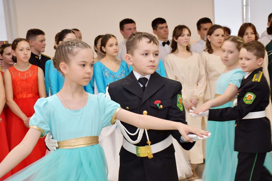 III муниципальный юнармейский бал «Герой нашего времени»