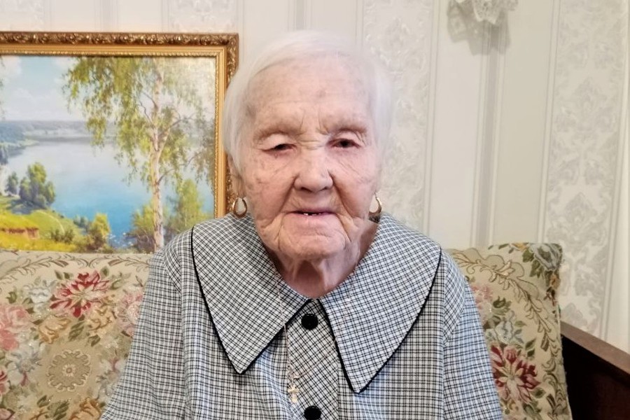 97 лет отмечает жительница г. Шумерля Лидия Ермакова